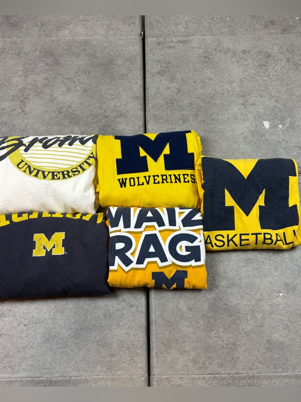 Lot of 5 u of m michigan tshirt lot